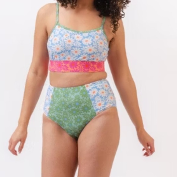 LIME RICKI SWIMWEAR Bralette and high waisted bottoms In Daisy Patch - Picture 7 of 7
